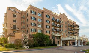 Exterior - Hotel Granduca | Three-Bedroom Suite | Luxury Suite w/ Fully-Equipped Kitchen (Houston)