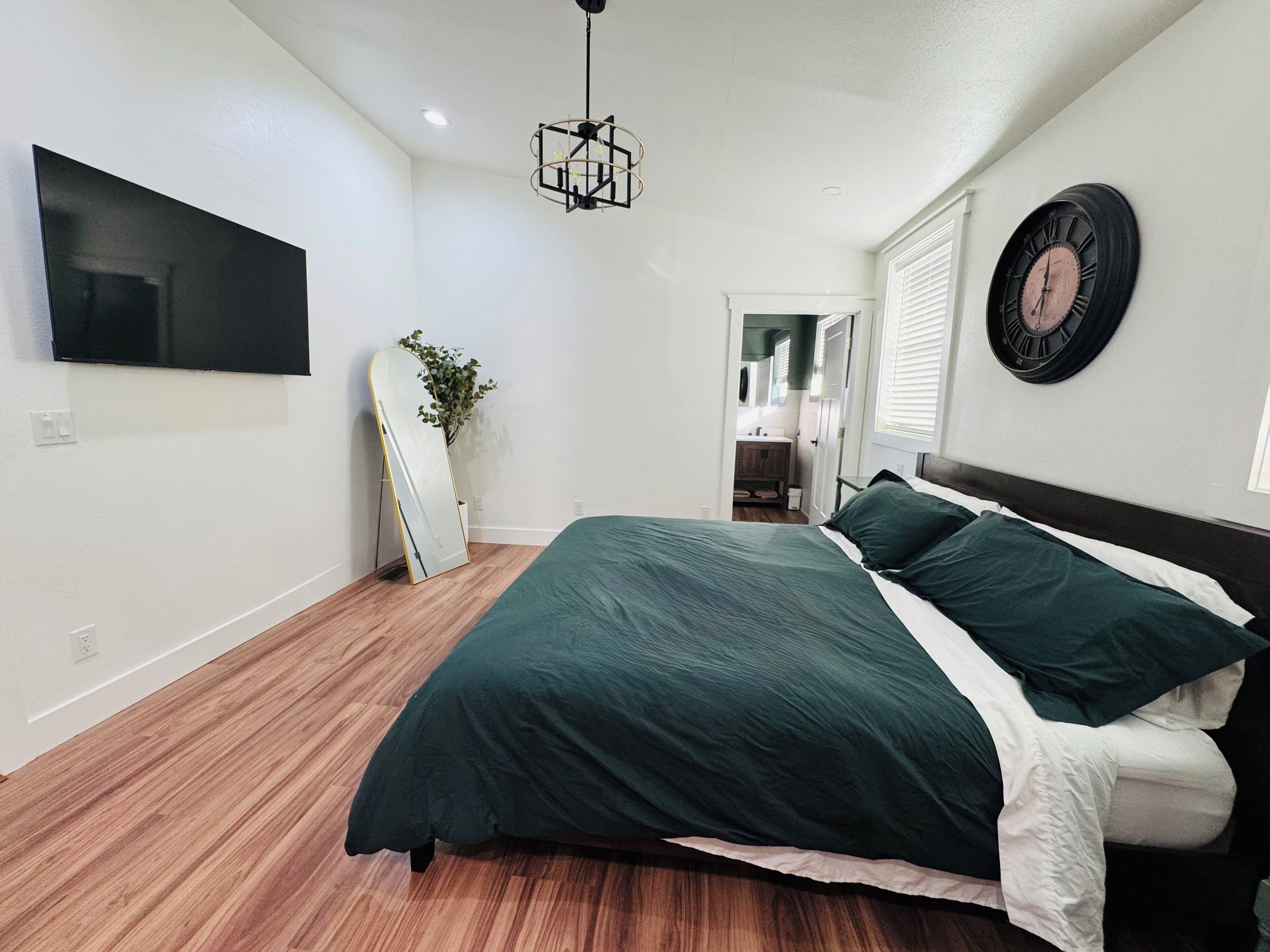 2 chambres, fer et planche à repasser, Wi-Fi, draps fournis