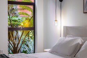 2 habitaciones, tabla de planchar con plancha, wifi y ropa de cama 