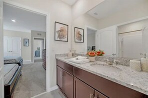 Unclassified image, 2 of 67, button