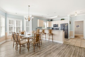 Dining - 2 King Beds, Pond View, Golf Resort Condo Near Beach (Myrtle Beach)