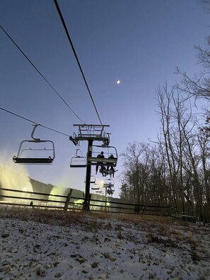 Luokittelematon kuva, 4 kautta 19, painike