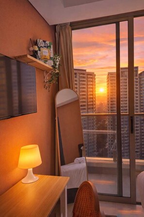 Room, 1 Bedroom, City View | Iron/ironing board, free WiFi - Eldoria By SanLiving - Studio (Jakarta)
