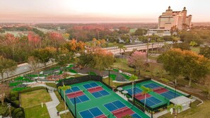 Unclassified image, 4 of 32, button