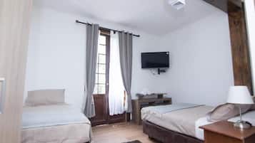 Chambre Triple, balcon, vue ville