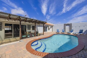 Pool - Renovated 3BR2BA w/ Private Pool~BBQ~Patio~Central (Oranjestad)
