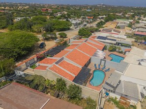 Exterior - Renovated 3BR2BA w/ Private Pool~BBQ~Patio~Central (Oranjestad)