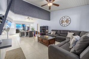 Interior - Renovated 3BR2BA w/ Private Pool~BBQ~Patio~Central (Oranjestad)