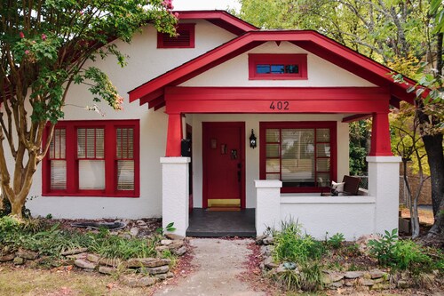 Historic Home in Downtown Benton located steps from the Square