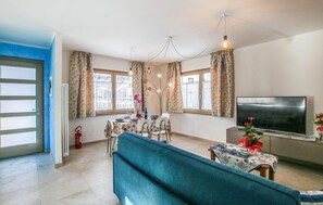 TV - Awesome apartment in Villa Santina with WiFi (Villa Santina)