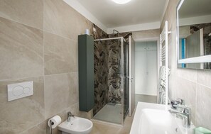 Shower, hair dryer - Awesome apartment in Villa Santina with WiFi (Villa Santina)