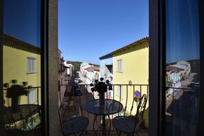 Outdoor dining - Detached house only 250 m from the sea (Santa Teresa Gallura)