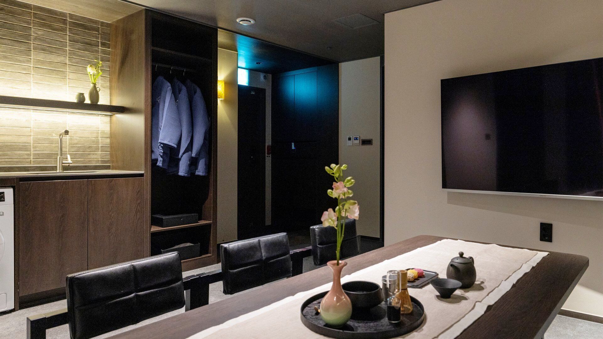 Blackout curtains, soundproofing, free WiFi