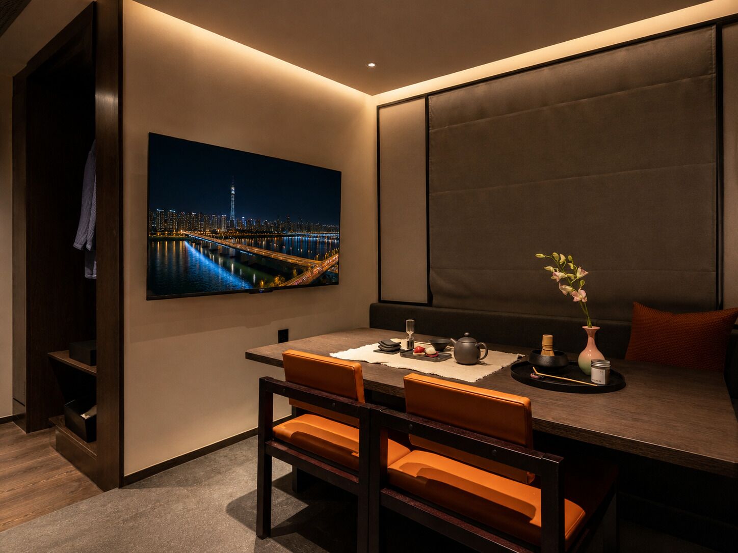 Blackout drapes, soundproofing, free WiFi