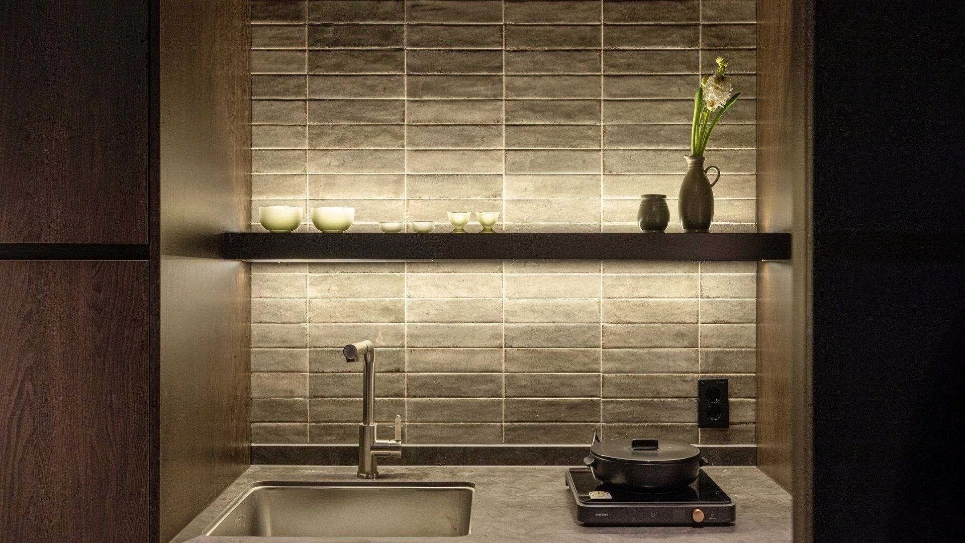 Double Room | Private kitchen | Mini-fridge, microwave, stovetop