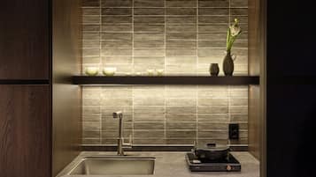 Double Room | Private kitchen | Mini-fridge, microwave, stovetop