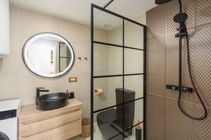 Bathroom - Holiday apartment mit Klimaanlage und Balkon (Funtana)