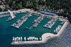 Marina - Holiday apartment with air conditioning and pool (Funtana)