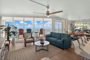 TV - Seagull #1007LK: Beachfront 1 Bedroom 1 Bathroom With Spectacular Views and 24 Hour Management (Port Aransas)