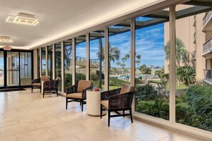 Interior - Seagull #1007LK: Beachfront 1 Bedroom 1 Bathroom With Spectacular Views and 24 Hour Management (Port Aransas)
