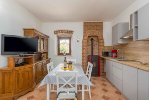 Dining - Holiday home mit Klimaanlage und Terrasse (Funtana)