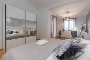 4 bedrooms, WiFi - Villa mit Klimaanlage und Pool (Poreč)