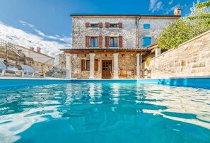Pool - Holiday home with swimming pool and barbecue (Marasi)