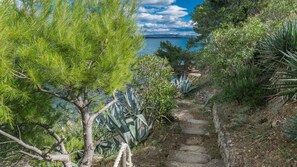 Property grounds - Holiday apartment near the beach (Tkon)