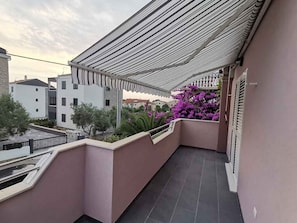 Terrace/patio - Holiday apartment with balcony and air conditioning (Biograd na Moru)