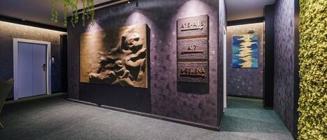 المنشأة من الداخل