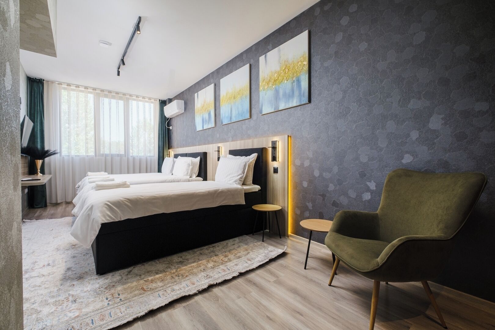 Bügeleisen/Bügelbrett, Reisekinderbett, WLAN, Bettwäsche