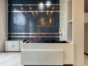 Sisään- ja uloskirjautumisautomaatti