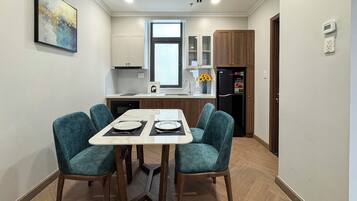 Family Apartment, 2 Bedrooms | Private kitchen