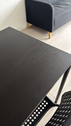 Unclassified image, 5 of 7, button - Apartments (Surrey)