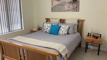 1 bedroom, iron/ironing board, Internet, bed sheets