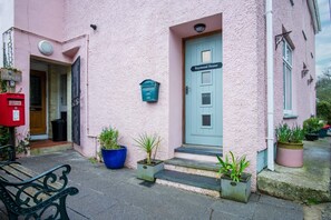 Exterior detail - Tide & Tee - 2 Bedroom Apartment - Penally - Tenby (Tenby)