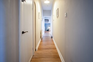 Interior - Tide & Tee - 2 Bedroom Apartment - Penally - Tenby (Tenby)