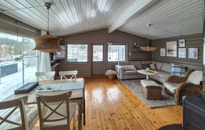 Smart TV, fireplace - Lovely home in Fjelberg with WiFi (Fjelberg)