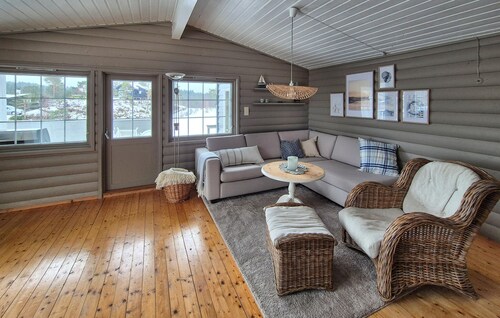 Lovely home in Fjelberg with WiFi
