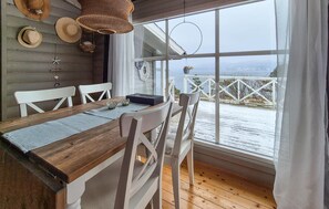 Dining - Gorgeous home in Fjelberg with WiFi (Fjelberg)