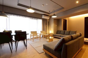 Living area - Sunmallcrest802 (Tokyo)