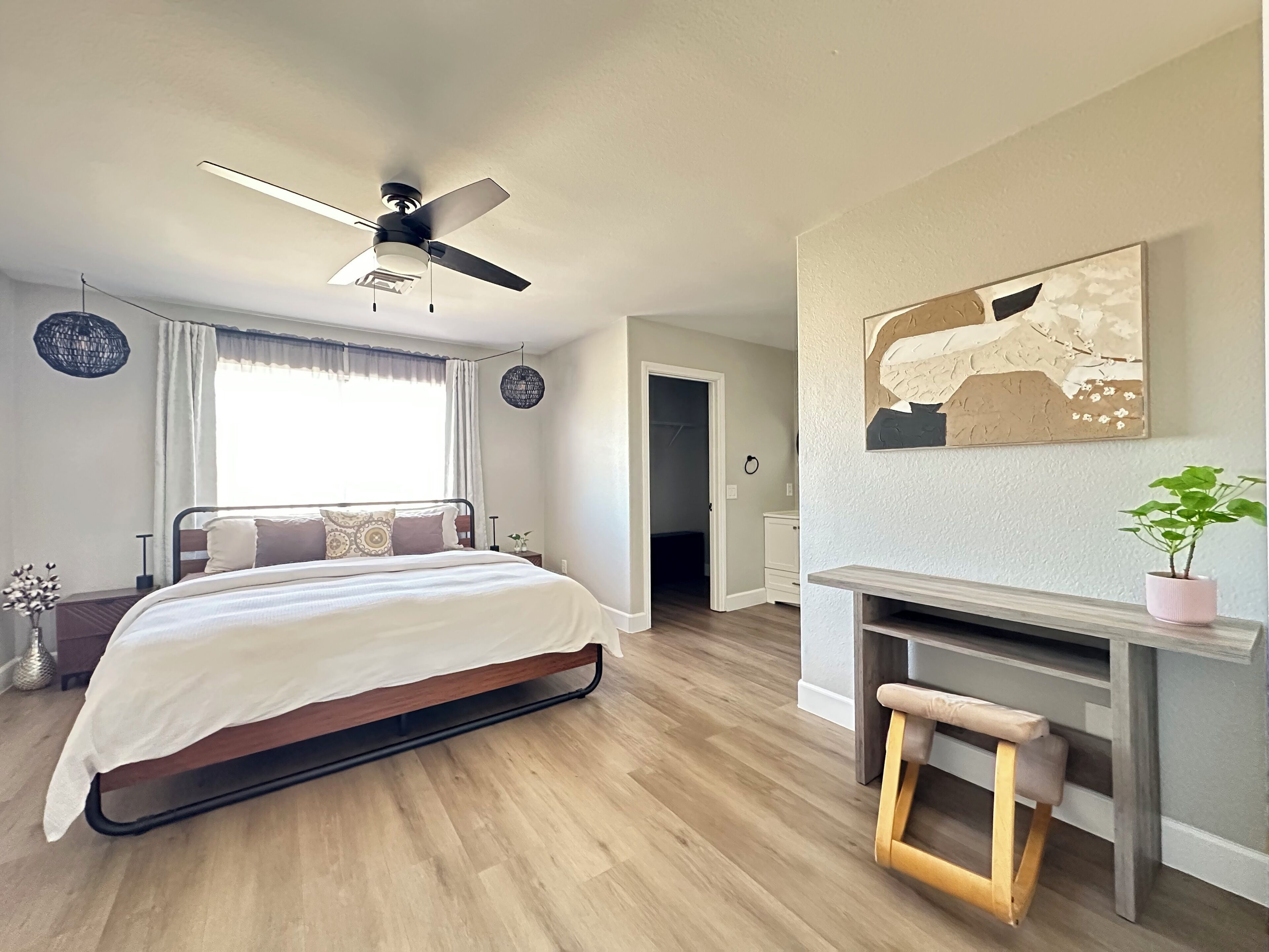 3 bedrooms, iron/ironing board, WiFi, bed sheets