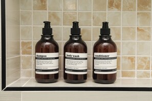 Unclassified image, 4 of 31, button - Modern 3bed Townhome near SoFi, Intuit & Forum (Inglewood)