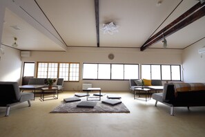 Imej tidak diklasifikasikan, 2 daripada 43, butang