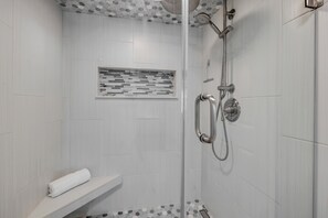 Shower, hair dryer, towels - NEW Listing! Direct Oceanfront 2/2 | Private Balcony | Heated Pool & Garage Parking (Ormond Beach)