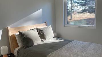 4 habitaciones, tabla de planchar con plancha, wifi y ropa de cama