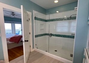 Shower, hair dryer, towels - Bonnie Dune is a dog-friendly oceanfront home, steps from the sand in beautiful Flora (Bald Head Island)