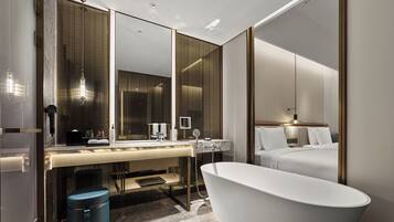 Basic-Einzelzimmer, Balkon, Gartenblick