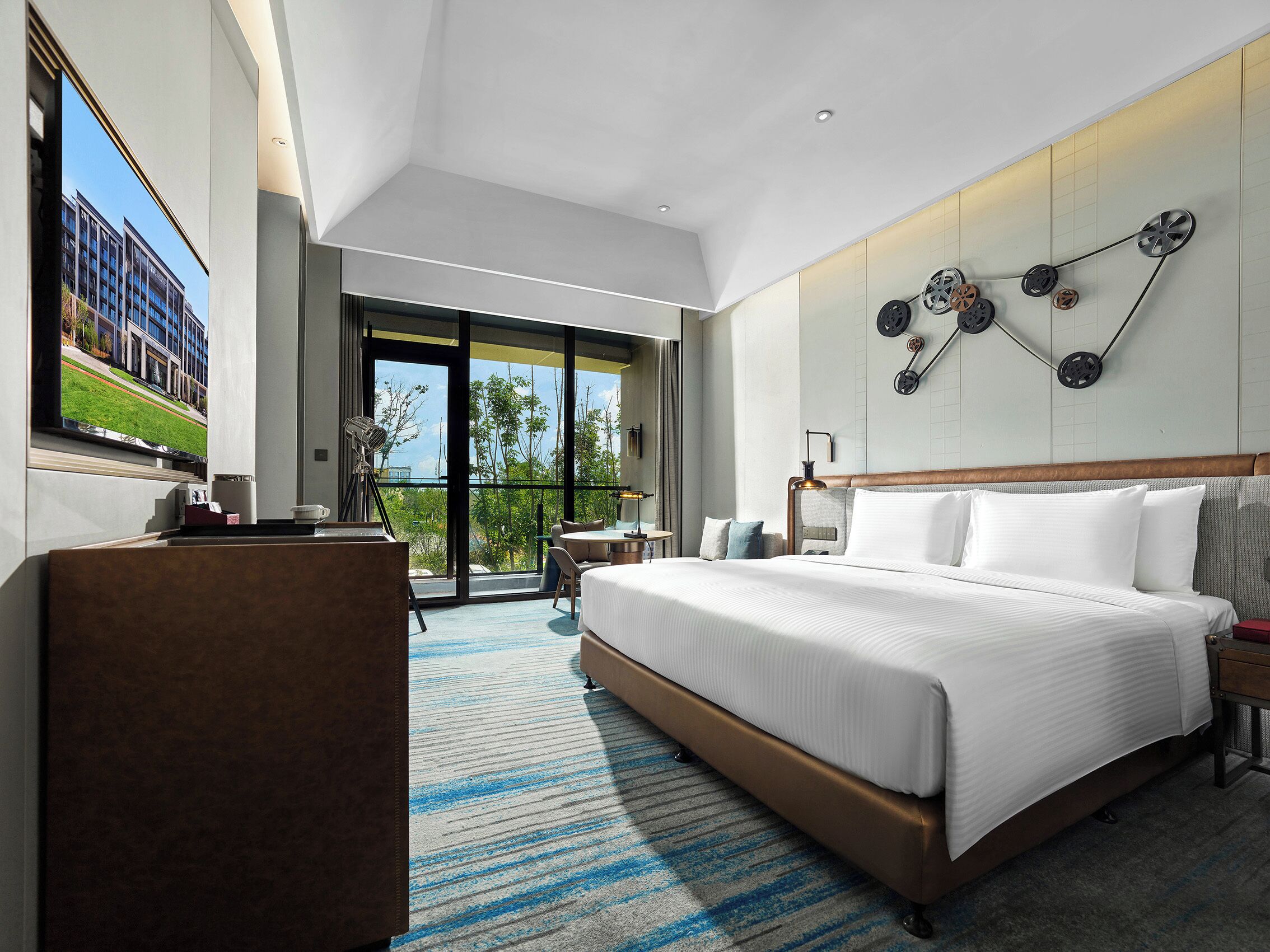 Eenvoudige eenpersoonskamer, balkon, uitzicht op tuin | Gratis wifi