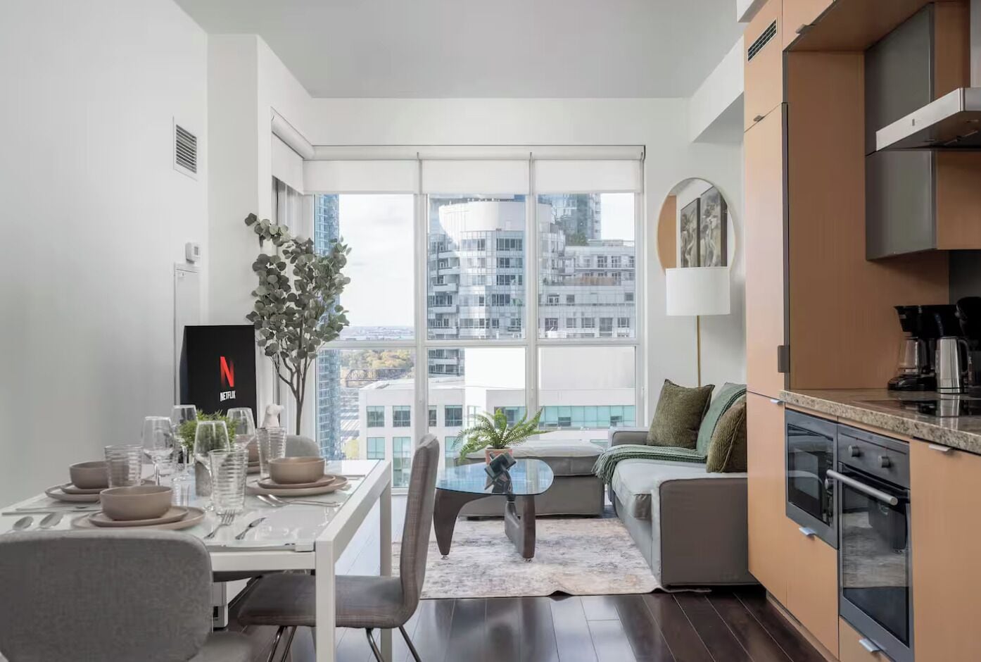 Suite de diseñador, vista a la ciudad | Área de sala de estar